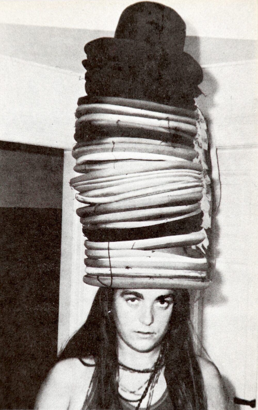 Dolores Wyss "Hüte Hüten", 1971