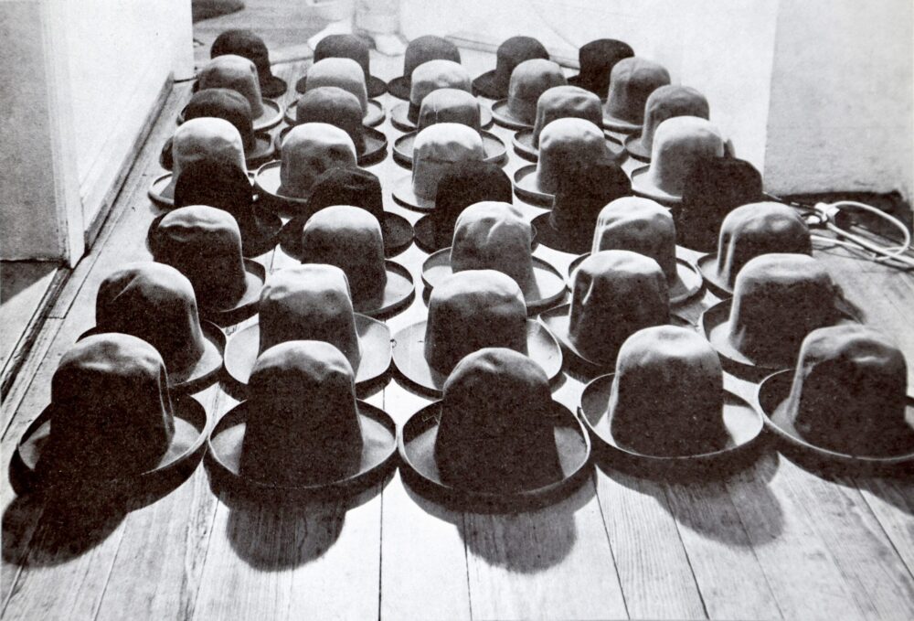 Dolores Wyss "Hüte Hüten", 1971